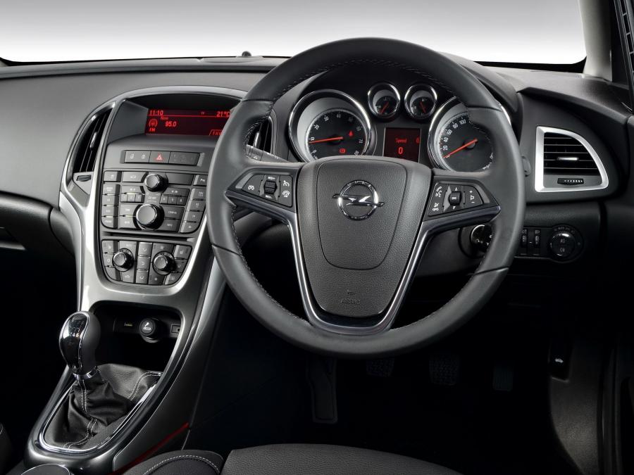  Opel Astra Sedan 2013 года  (ZA) (фото 4 из 24)